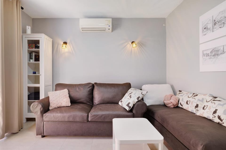 Property building, Living room