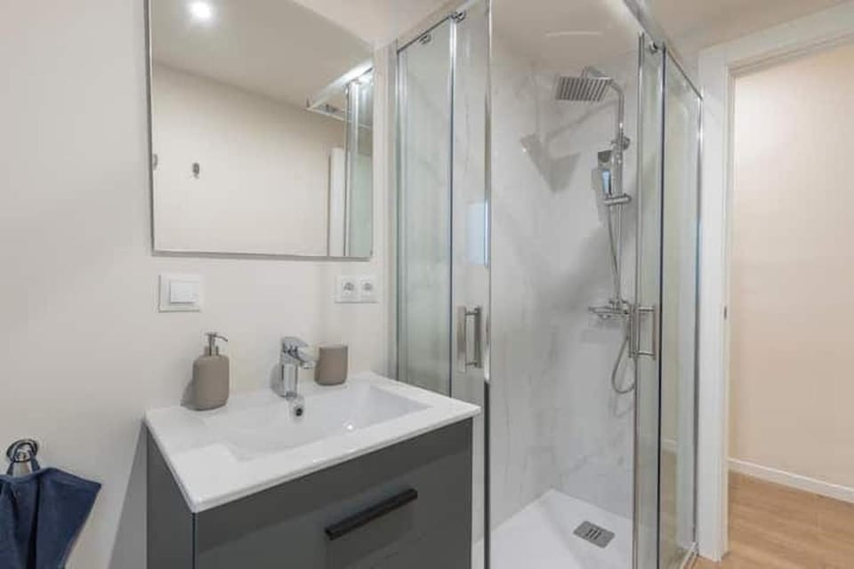Shower, Bathroom