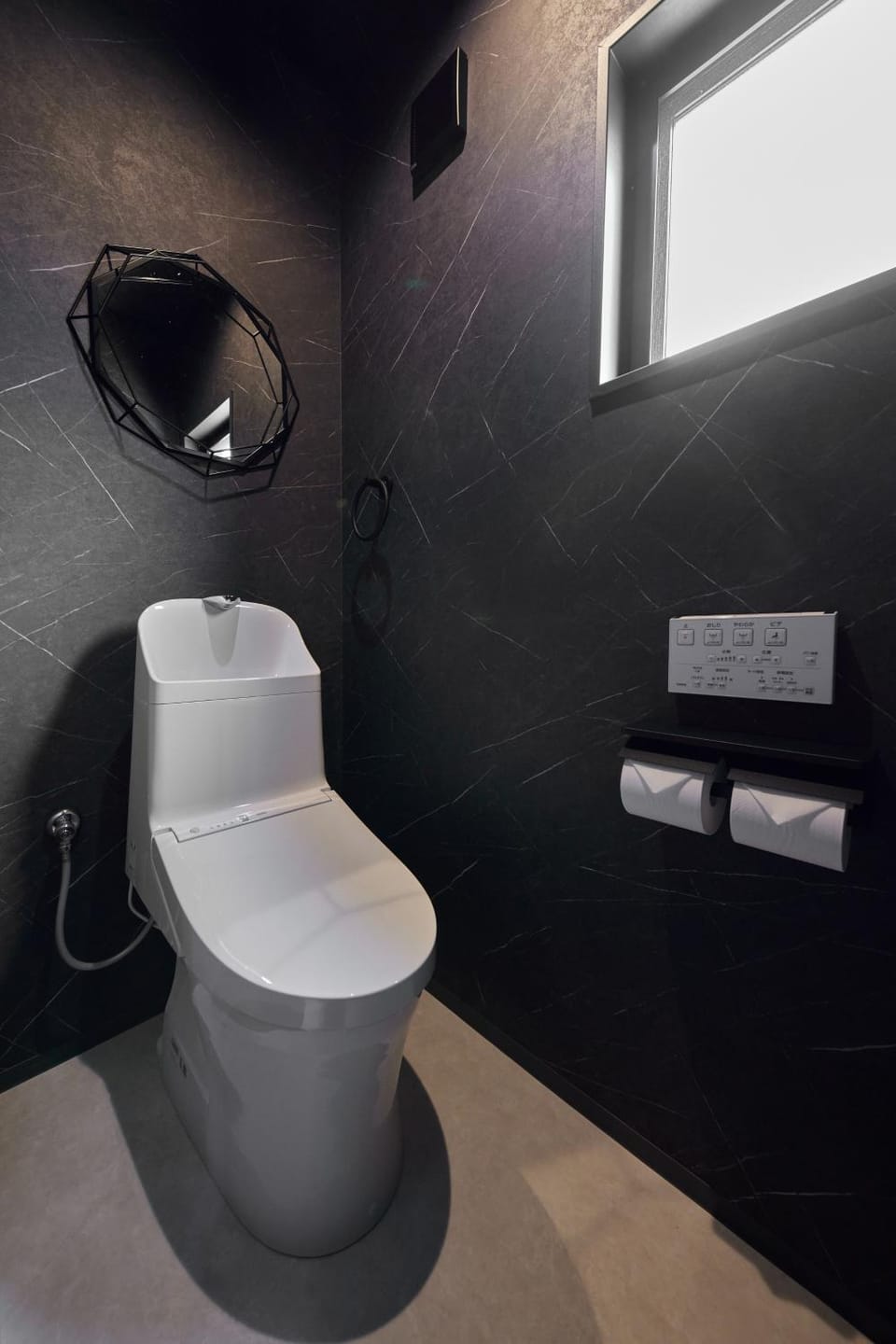 Villa Noir Apartment in Osaka