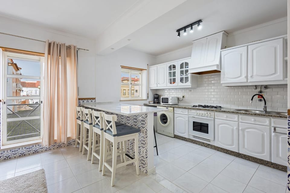 Kitchen or kitchenette, Dining area, stove, toaster
