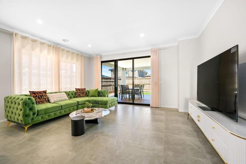 Communal lounge/ TV room, TV and multimedia, Living room, Seating area