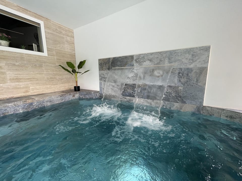 Living room, Swimming pool