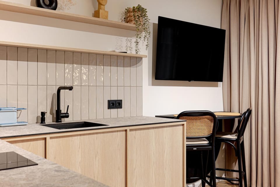 TV and multimedia, Coffee/tea facilities, Kitchen or kitchenette, Dining area