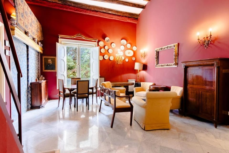 Living room, Seating area