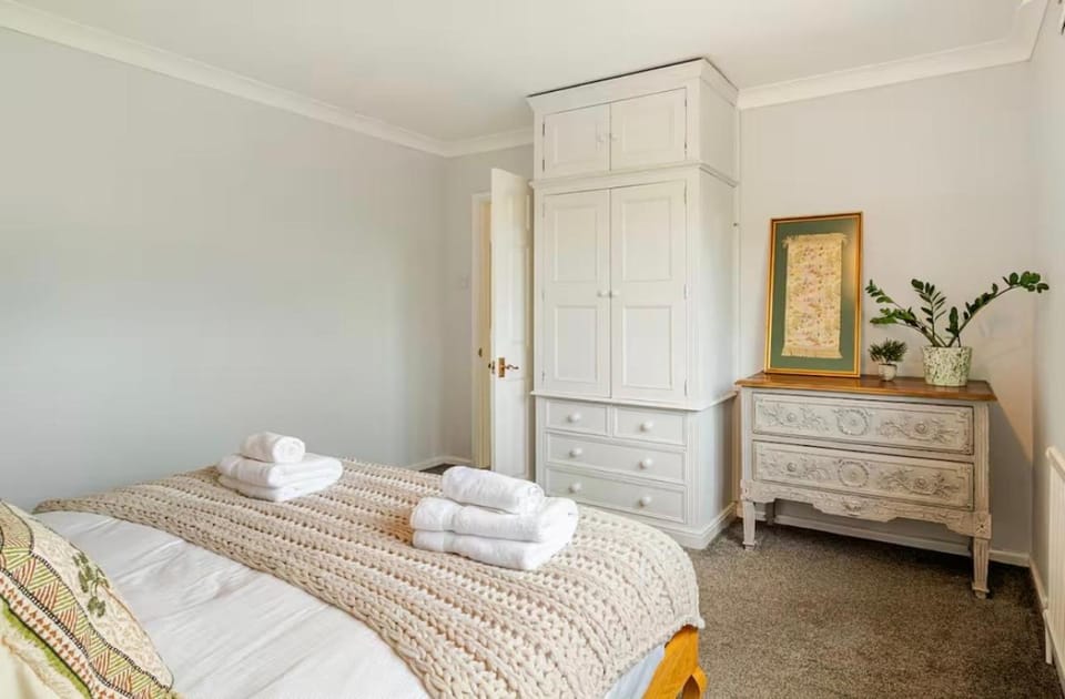 Bed, Bedroom, wardrobe
