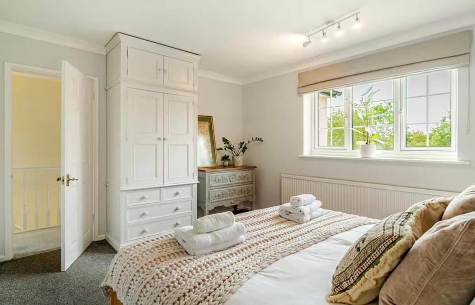 Bed, Bedroom, wardrobe
