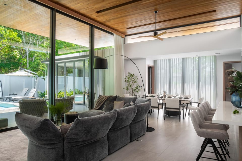 Living room, Seating area