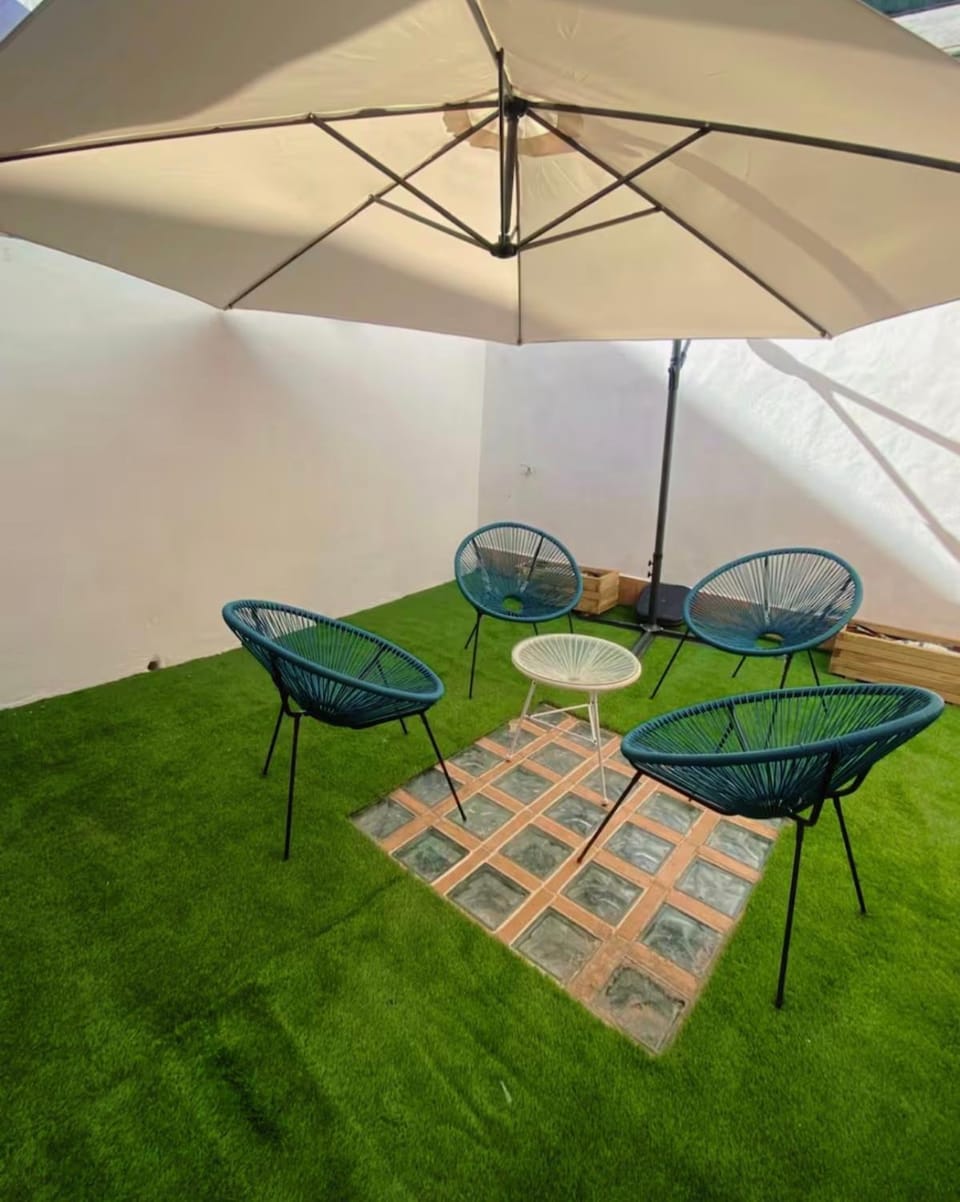 Room in Alicante with private bathroom and terrace Bed and Breakfast in Alicante
