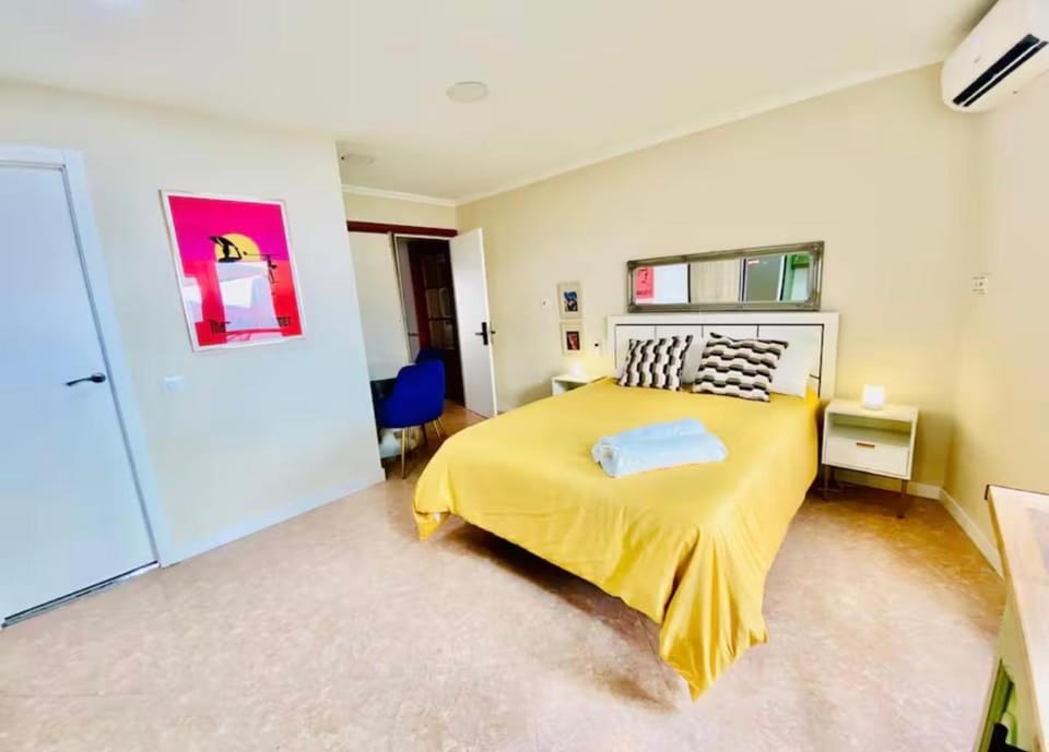 Room in Alicante with private bathroom and terrace Bed and Breakfast in Alicante