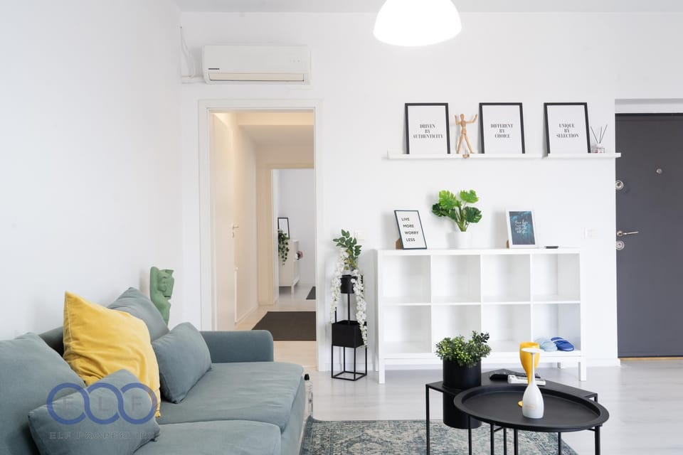 Library, TV and multimedia, Living room, Decorative detail, Seating area, air conditioner