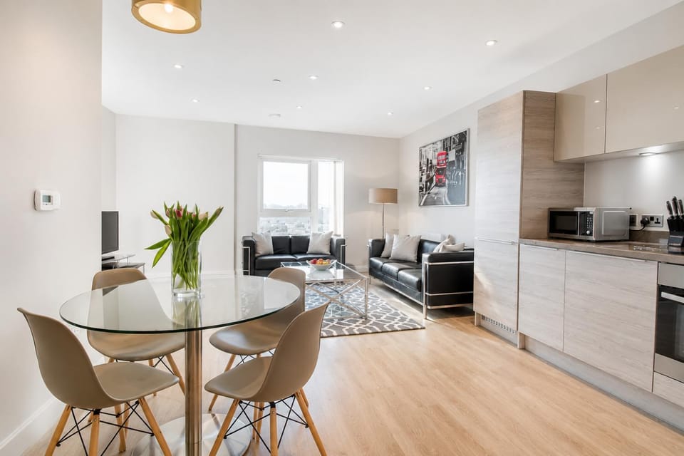Dining area, kitchen