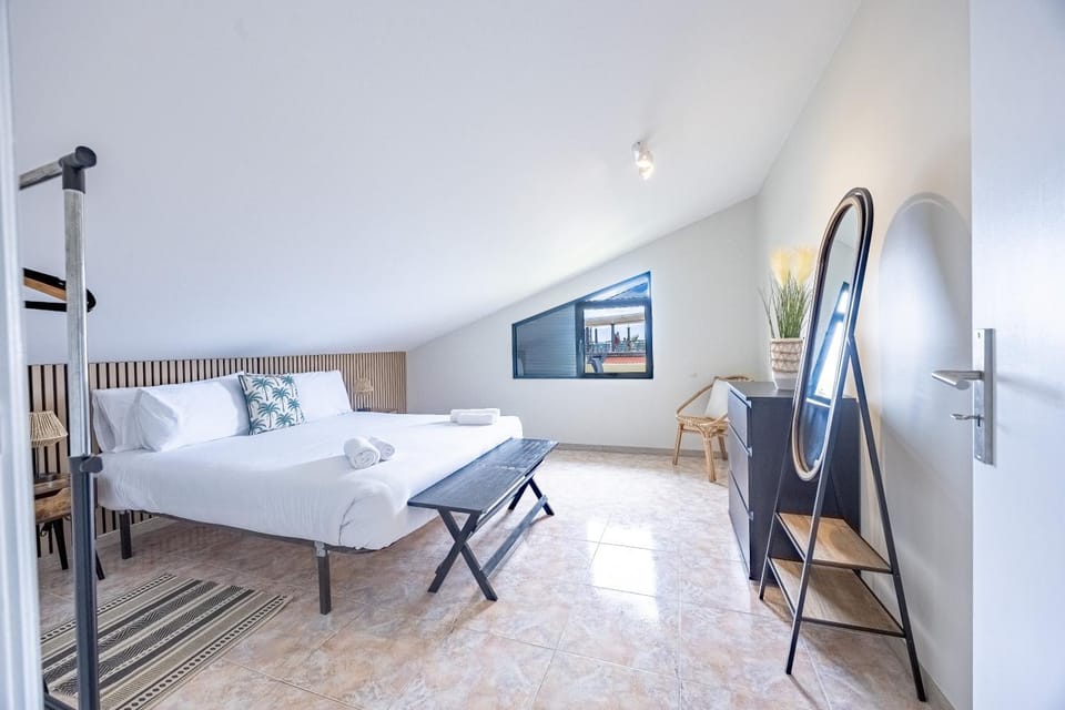 Paul Sun Scape - Seaside Ocean & Sunset View Apartment in Madeira District