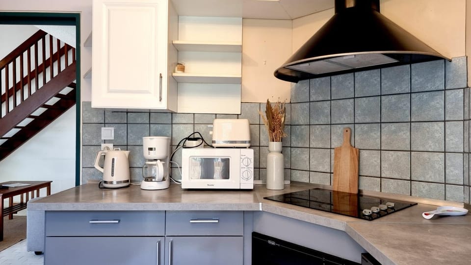 Kitchen or kitchenette, stove, kitchen