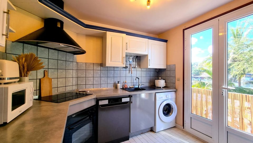 Kitchen or kitchenette, stove, kitchen