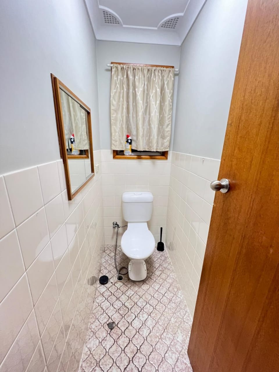 Spacious Queen Room, Auburn - A7 Vacation rental in Sydney