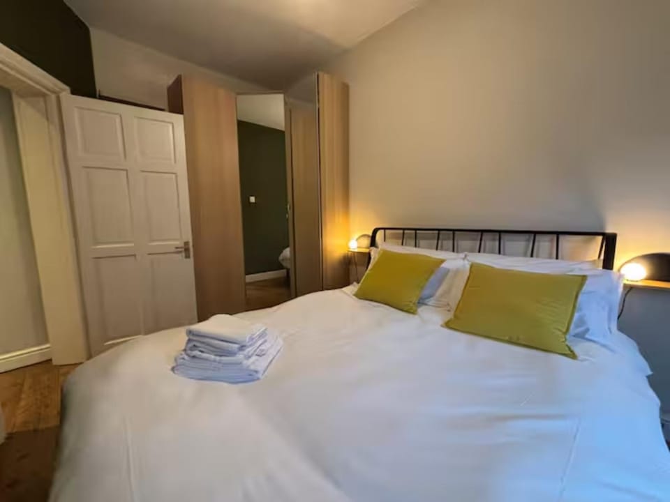 Bed, Bedroom, wardrobe