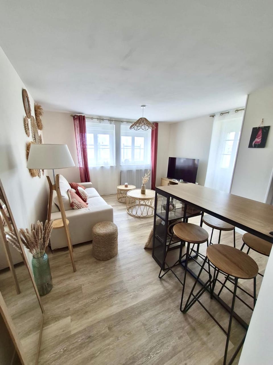Communal lounge/ TV room, Dining area