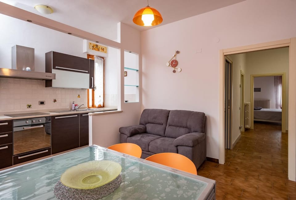 Kitchen or kitchenette, Living room