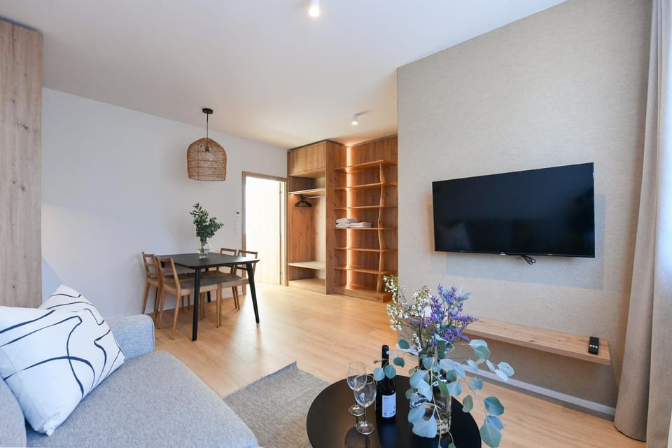 TV and multimedia, Living room, Seating area