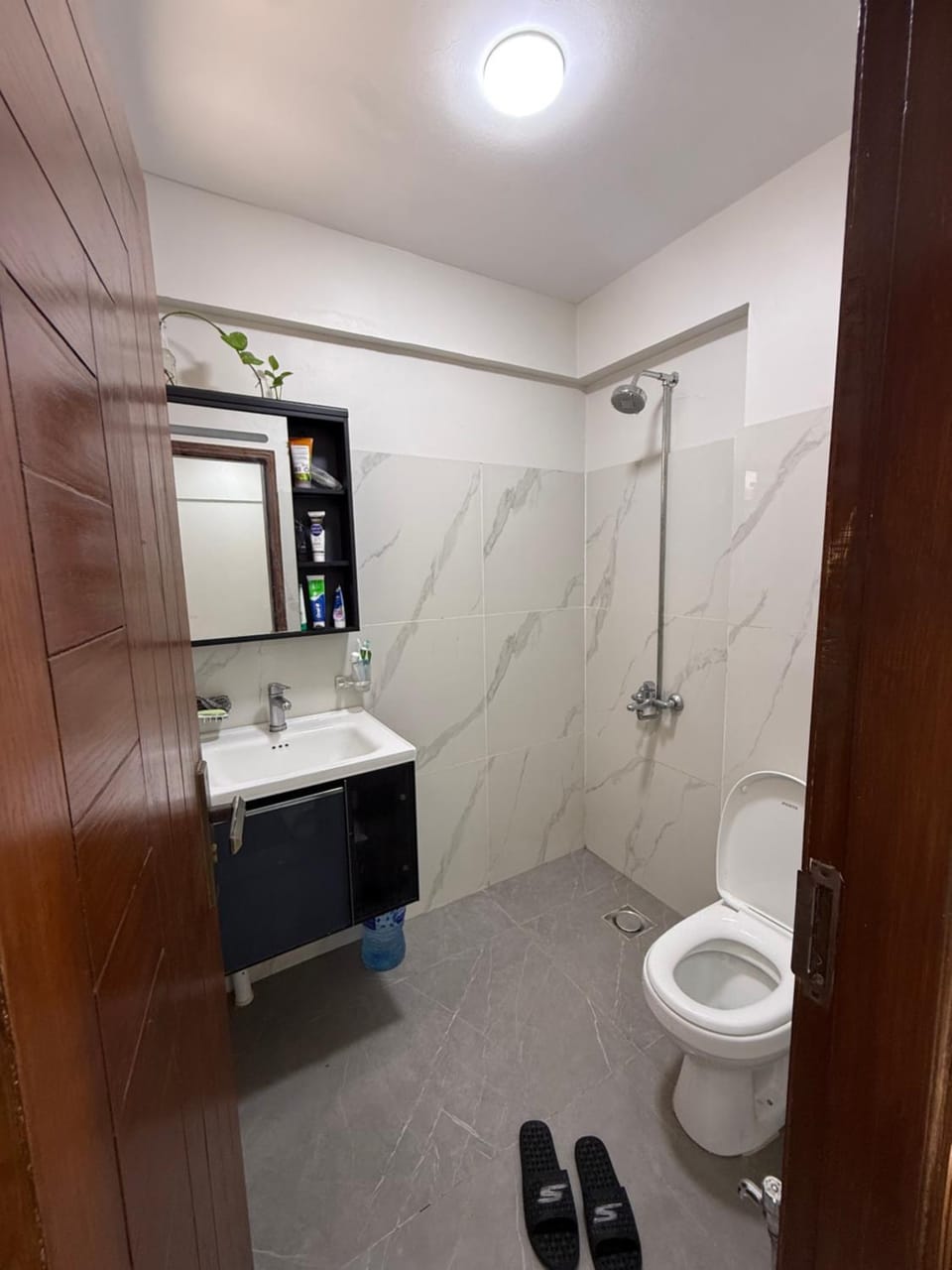 Mls rooms Apartment in Karachi