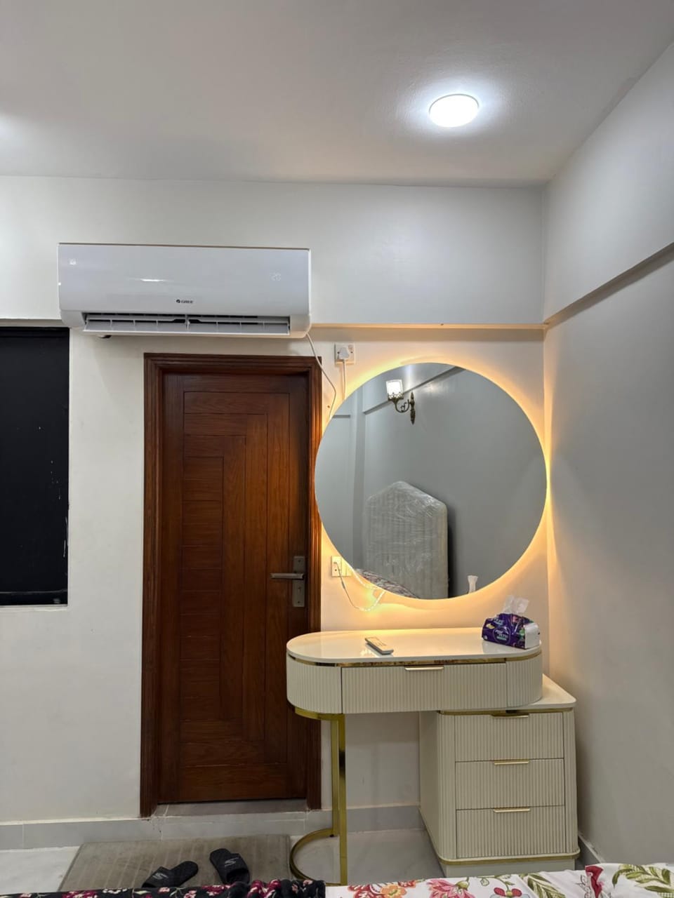 Mls rooms Apartment in Karachi