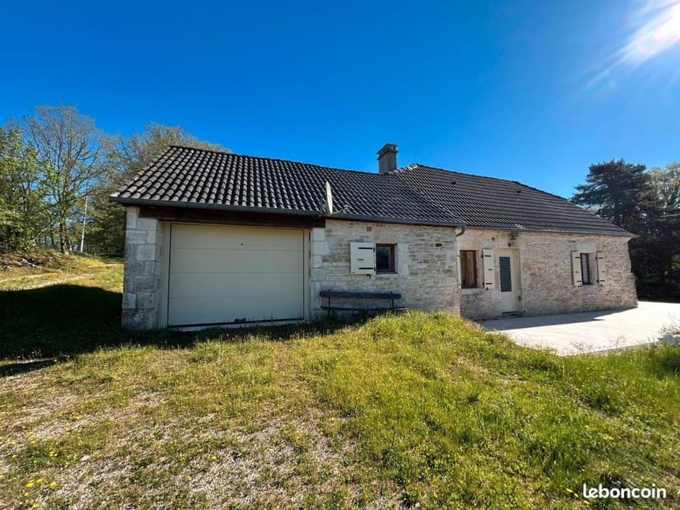 Location maison saisonnière 3 chambres House in Occitanie