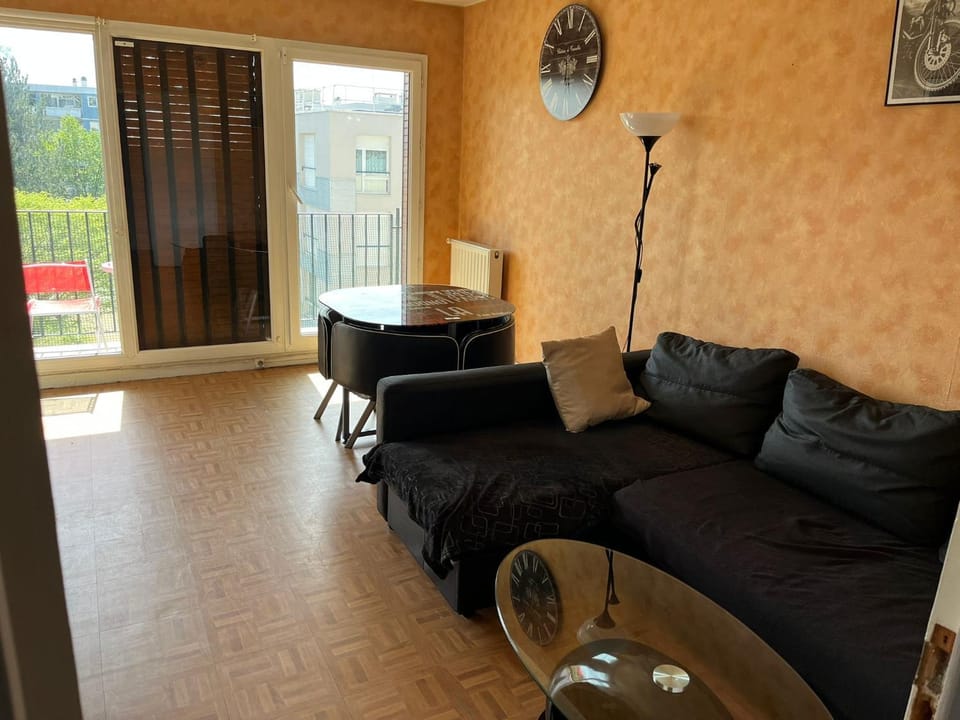 Superbe appartement T4 avec 3 chambres et balcon Apartment in Massy
