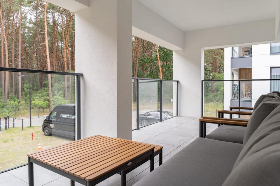 Coastline Residence - Designer Seaside Apartment with Pool, 2-Minute Walk to the Beach Apartment in West Pomeranian Voivodeship, Poland
