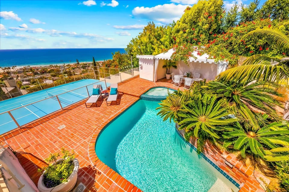 Whale Watch Paradise Apartment in La Jolla Shores