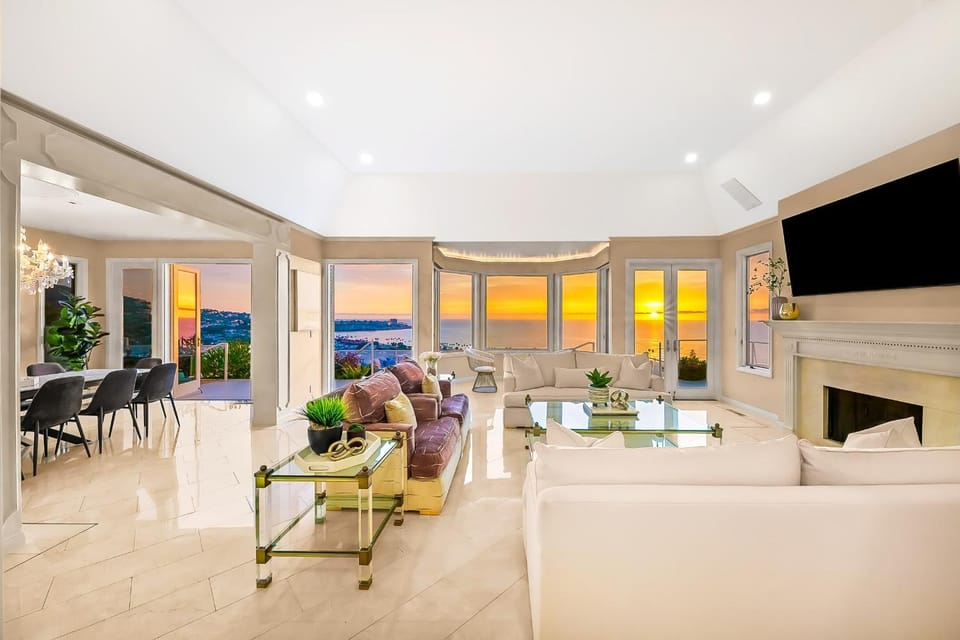 Whale Watch Paradise Apartment in La Jolla Shores