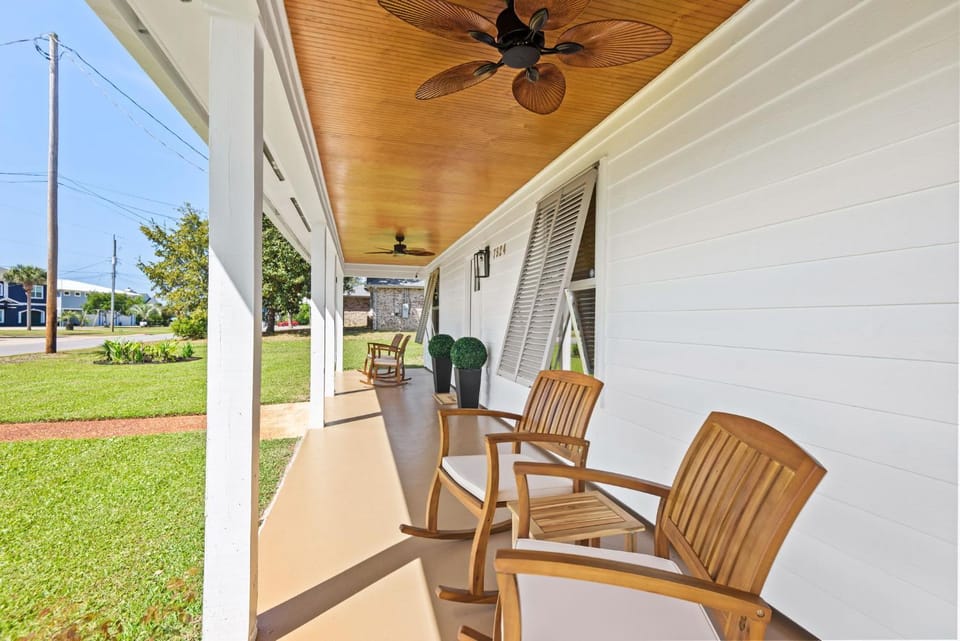 The Peaceful Sound - Near Beach & Dining House in Florida
