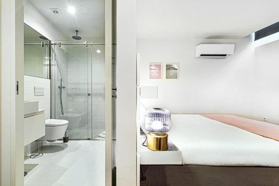 Toilet, Bedroom