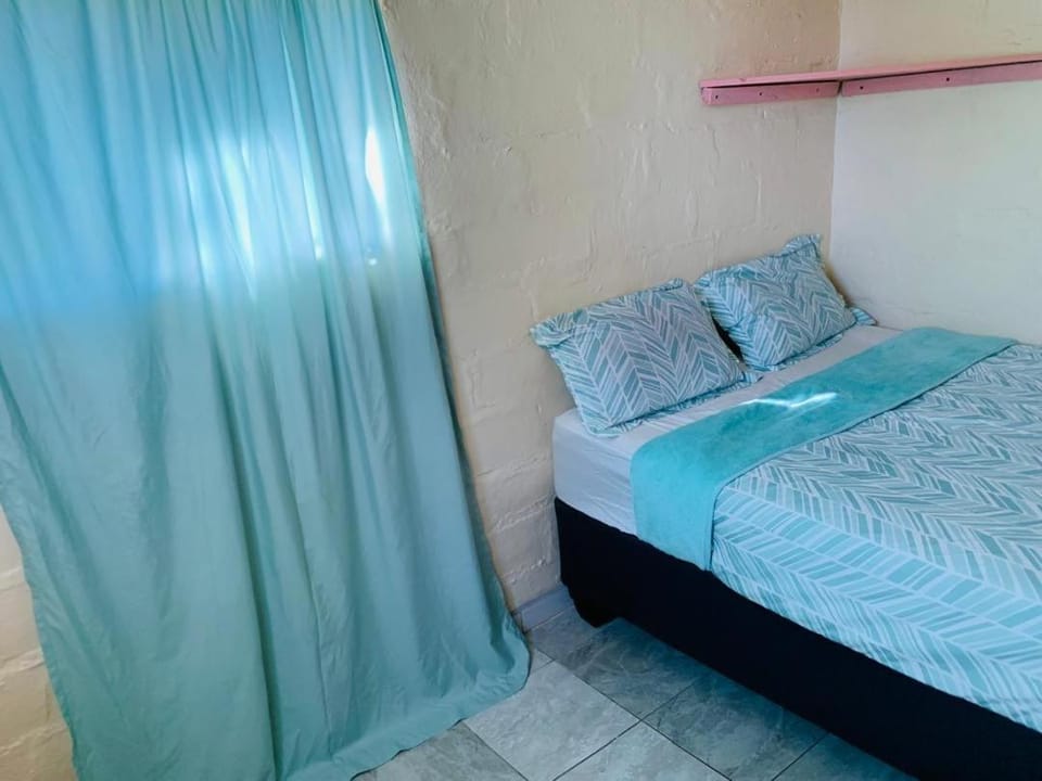 Mountain View Escape Bed and Breakfast in Africa