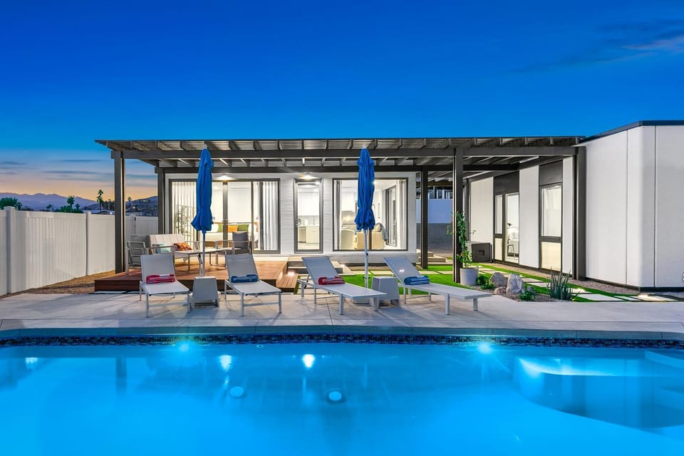 Property building, Patio, Seating area, Pool view, Swimming pool, sunbed