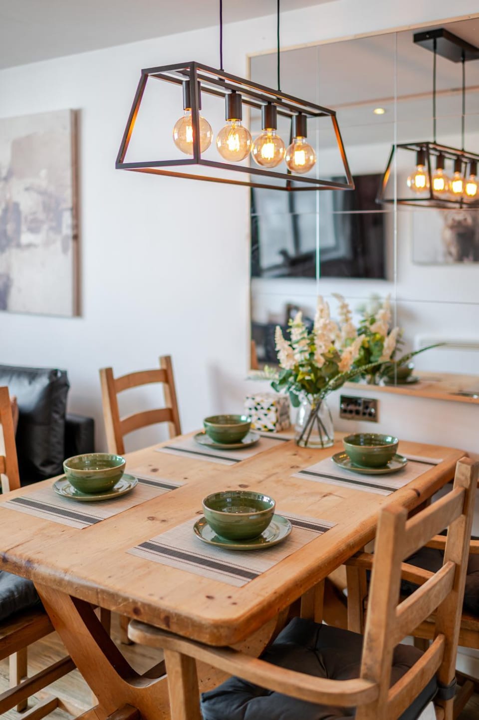 Group-Friendly Flat - 3 Beds, a Sofa Bed & Parking Apartment in Andover