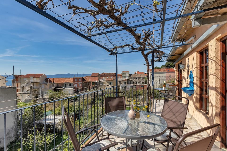 Day, View (from property/room), Balcony/Terrace, Dining area, City view