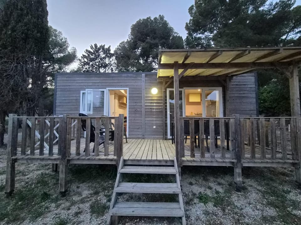 Mobil-home camping lou souleï House in Sausset-les-Pins