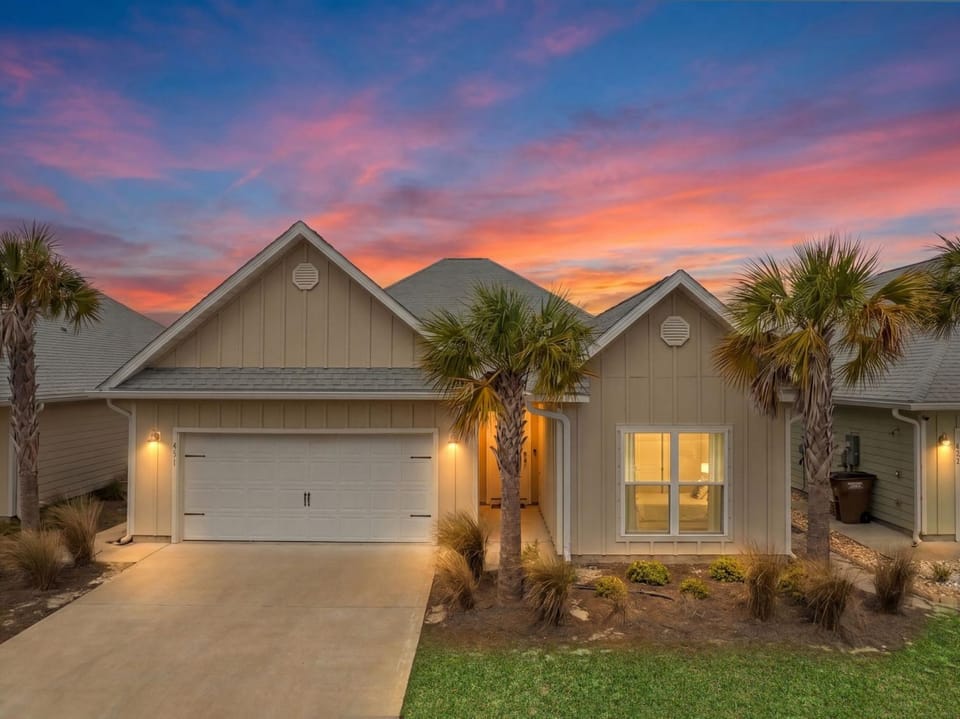 Property building, Facade/entrance, Natural landscape, Sunset, Parking