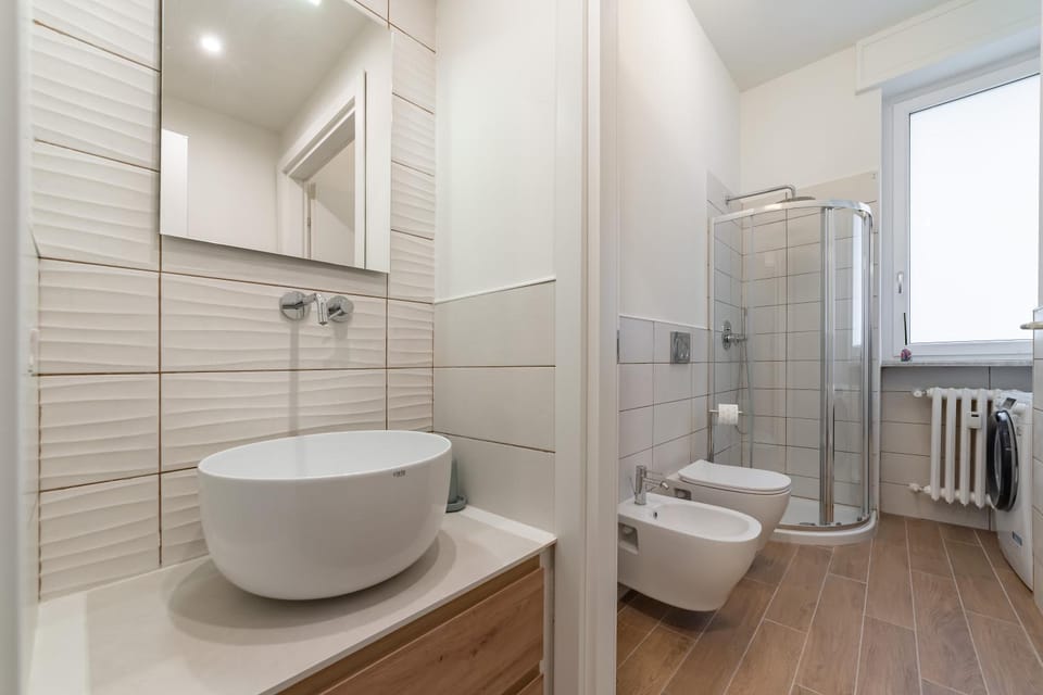 Shower, Toilet, Bathroom, bidet, towels