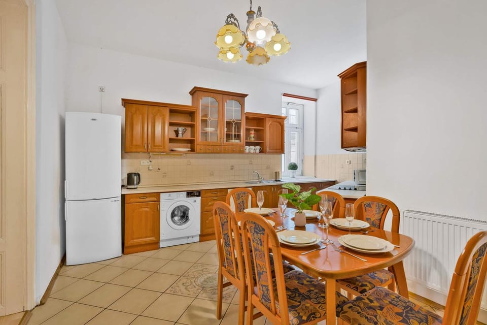 Kitchen or kitchenette, Seating area, Dining area, dishwasher, stove, washing machine