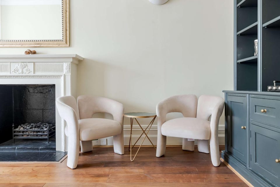 Harrods Hideaway, Stylish 2BR Stay Apartment in City of Westminster