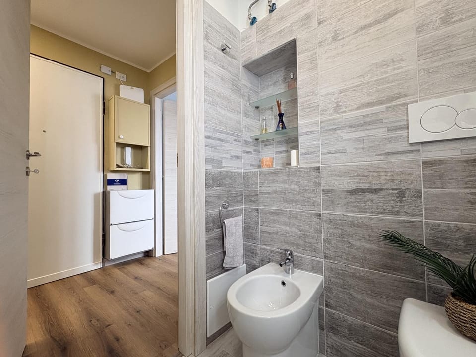 Toilet, Bathroom