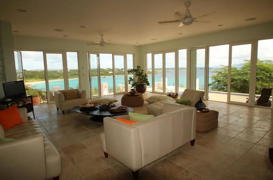 Spectacular views Apartment in Anguilla