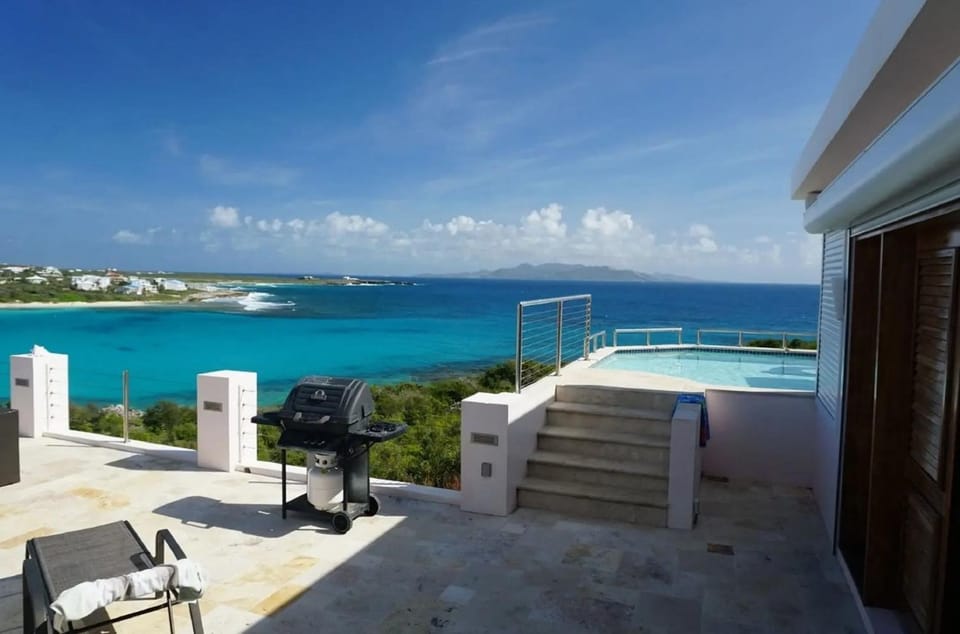 Spectacular views Apartment in Anguilla