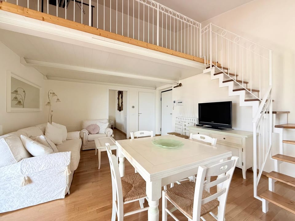 N309 - Numana, trilocale soppalcato con terrazza Apartment in Marche