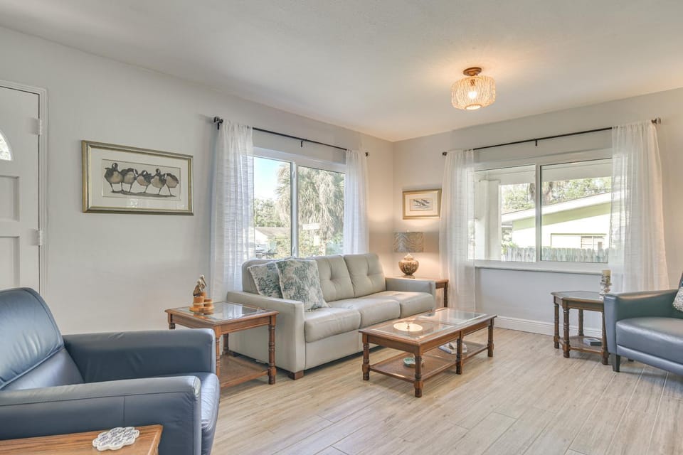 Beach-Hop, Bike & BBQ! Clearwater Home w/ Yard House in Florida