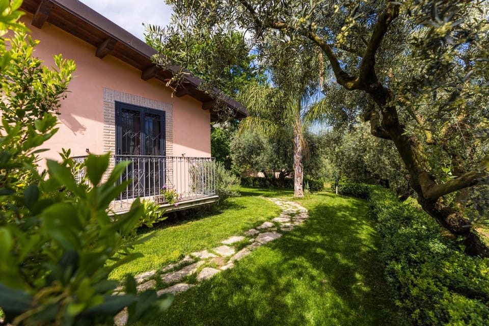 Villa Privata con Giardino e Piscina Villa in Lazio
