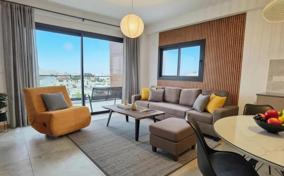 QosY BRANDNEW 2-BR-Apm Nespresso Bar prv Parking Apartment in Larnaca