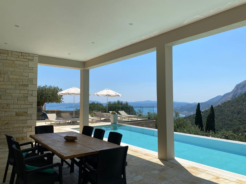 Patio, Day, Natural landscape, View (from property/room), Balcony/Terrace, Dining area, Mountain view, Pool view, Sea view, Swimming pool, Swimming pool, sunbed