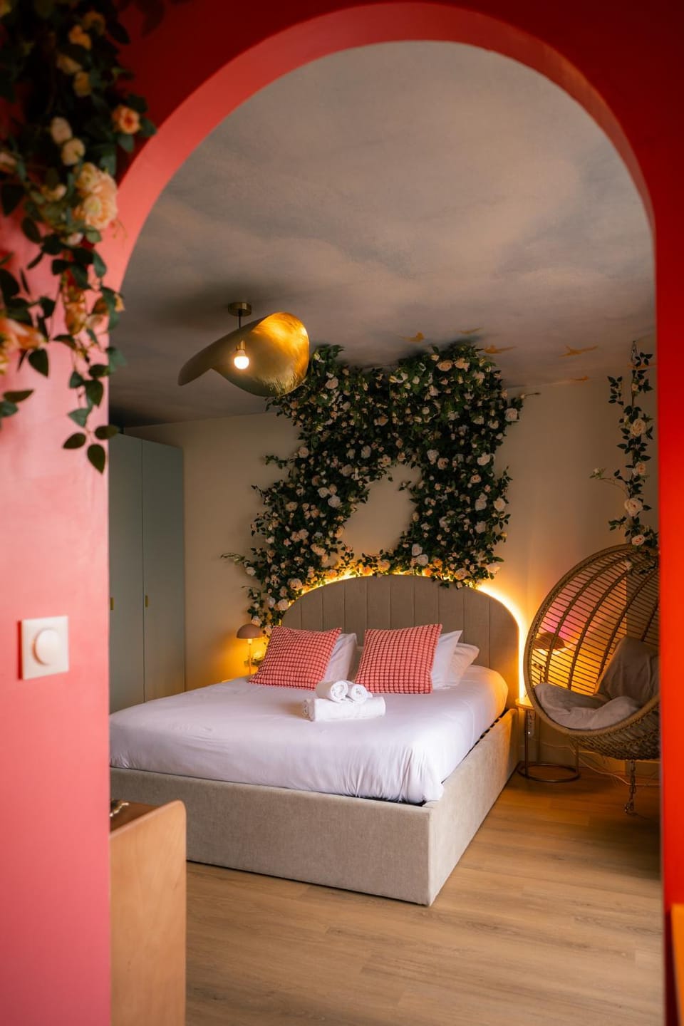 Photo of the whole room, Bedroom